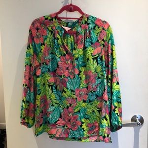 Lilly Pulitzer printed silk Ella top! Size medium